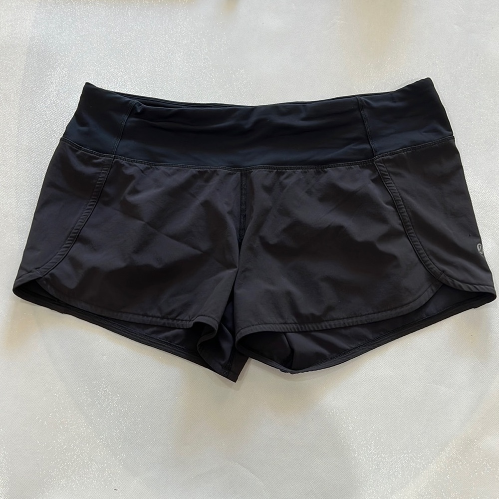 Lululemon Womens Black Shorts in size 10